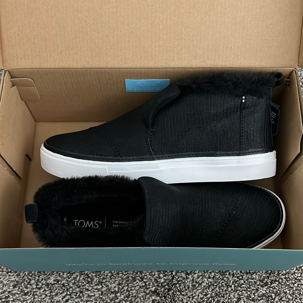 Tom’s Paxton Black Lizard Emboss Woman’s Size 8.5 US